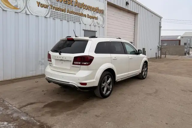 2017 Dodge Journey Crossroad AWD - Photo 5