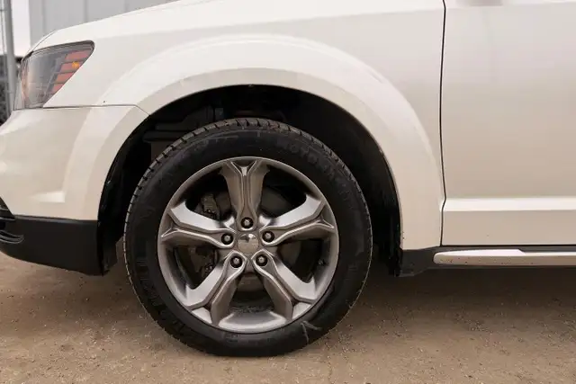 2017 Dodge Journey Crossroad AWD - Photo 10