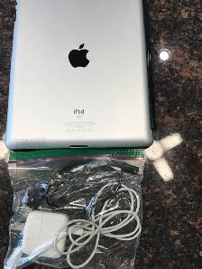 IPAD GENERATION 2 WITH BLUETOOTH KEYBOARD CASE
