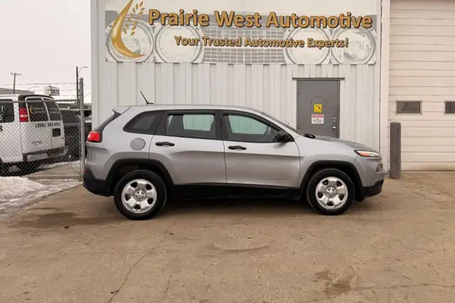 2016 Jeep Cherokee Sport - Photo 4