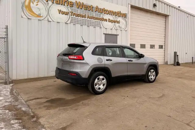 2016 Jeep Cherokee Sport - Photo 5