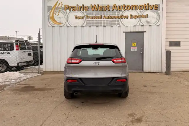 2016 Jeep Cherokee Sport - Photo 6