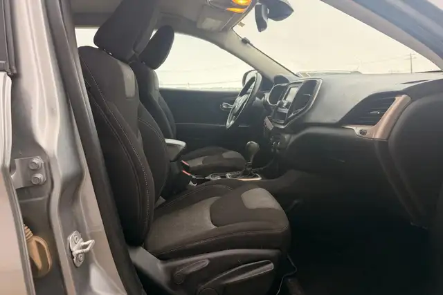 2016 Jeep Cherokee Sport - Photo 12