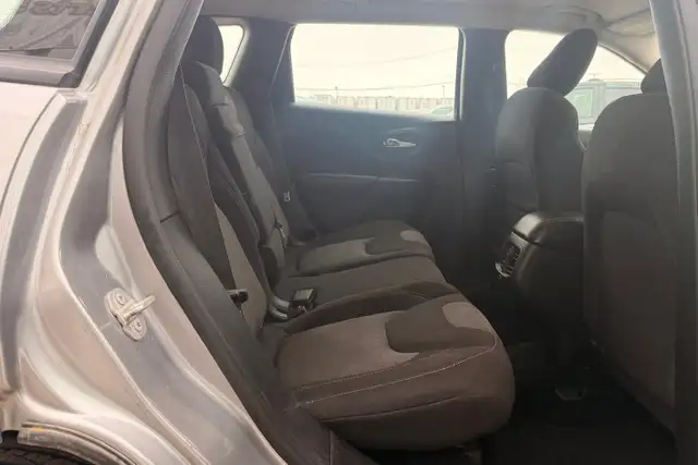 2016 Jeep Cherokee Sport - Photo 14