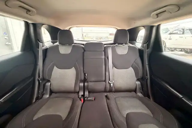 2016 Jeep Cherokee Sport - Photo 15