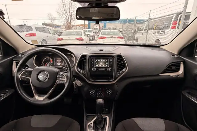 2016 Jeep Cherokee Sport - Photo 16