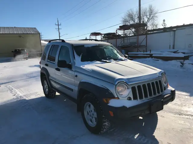 2005 Jeep Liberty Sport -- Safetied - Photo 3