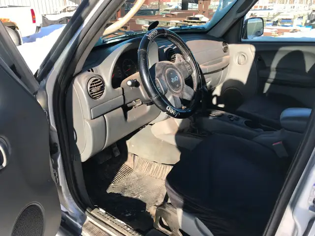 2005 Jeep Liberty Sport -- Safetied - Photo 5