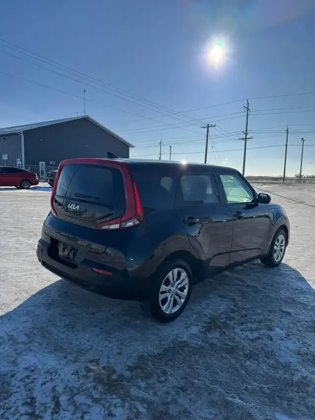 2022 Kia Soul LX - Photo 6