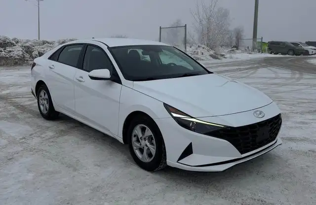2021 Hyundai Elantra Essential - Photo 4