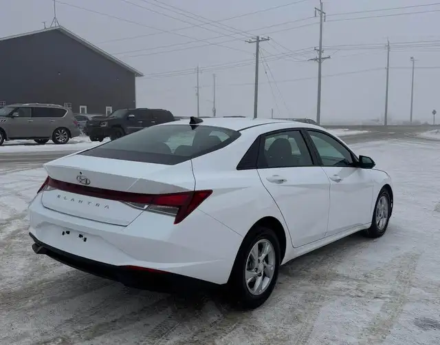2021 Hyundai Elantra Essential - Photo 7