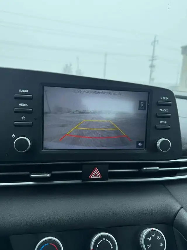 2021 Hyundai Elantra Essential - Photo 11