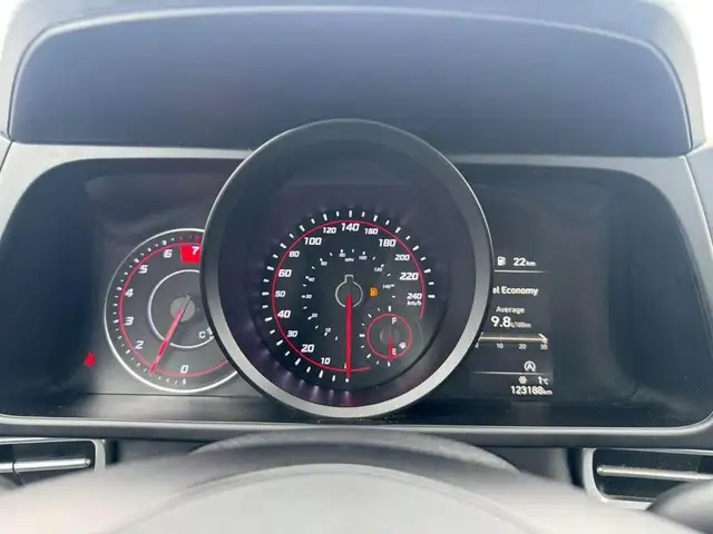 2021 Hyundai Elantra Essential - Photo 14