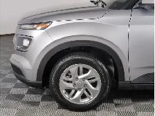 2024 Hyundai Venue PREFERRED | HEATED SEATS & HEATED WHEEL - Photo 9