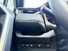 2023 Toyota RAV4 Hybrid SE AWD - Photo 19