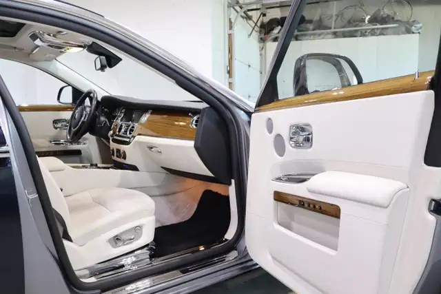 2013 Rolls Royce Ghost EXTENDED WHEEL BASE - Photo 27