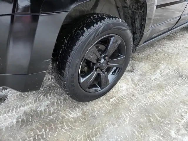 Jeep Patriot High Altitude 2017 HIGH ALTITUDE CUIR TOIT 4X4 MAGS - Photo 8