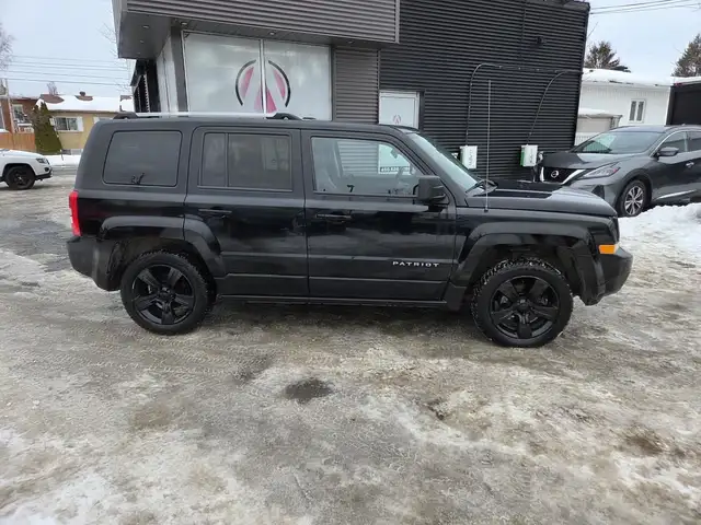 Jeep Patriot High Altitude 2017 HIGH ALTITUDE CUIR TOIT 4X4 MAGS - Photo 9