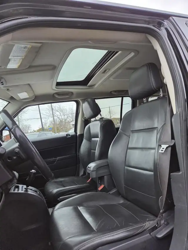 Jeep Patriot High Altitude 2017 HIGH ALTITUDE CUIR TOIT 4X4 MAGS - Photo 16