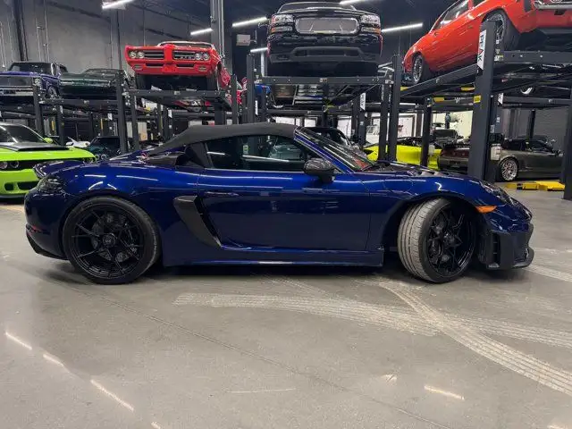 2025 Porsche 718 Spyder RS | Weissach Package | Carbon Bucket - Photo 2