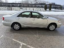 2004 Toyota Camry LE - Photo 2