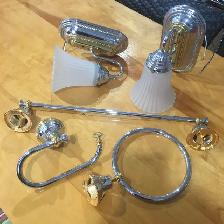 Ensemble d’accessoires salle de bain et lampes - NEUF