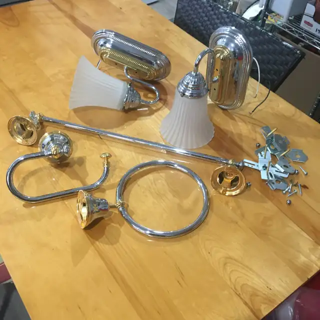 Ensemble d’accessoires salle de bain et lampes - NEUF - Photo 2