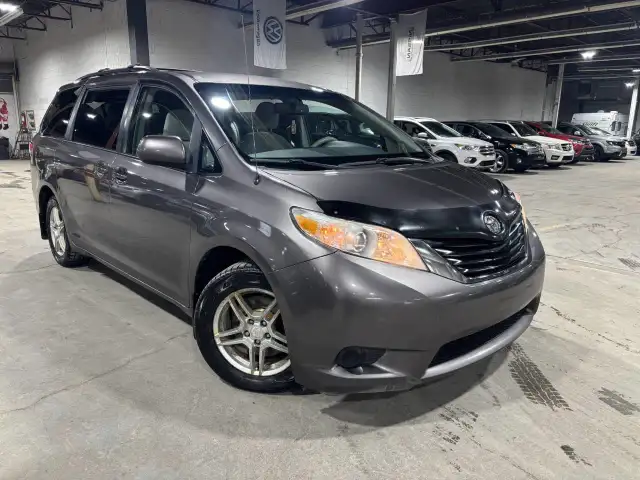 2014 TOYOTA Sienna LE AWD/NO ACCIDENT/7 PLACES/CAMERA/AC/MAGS/DV