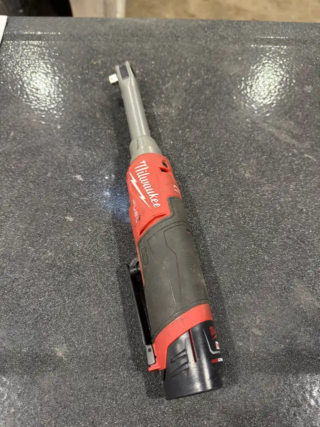 Milwaukee High Speed Ratchet w Battery & Charger