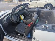 MUSTANG CONVERTIBLE - Photo 3