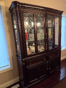 BUFFET HUTCH DINING ROOM - EXCELLENT CONDITION