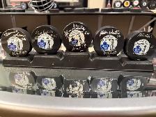 Toronto Maple Leafs Pucks - Photo 2