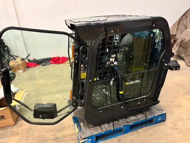 BOBCAT CAB ASSEMBLY COMPLETE-BRAND NEW TAKE OFF - Photo 5