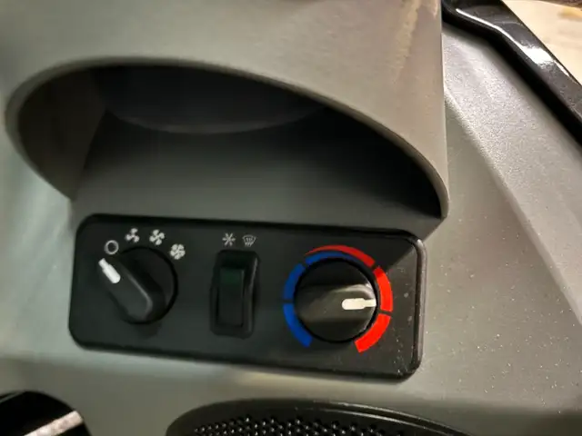 BOBCAT CAB ASSEMBLY COMPLETE-BRAND NEW TAKE OFF - Photo 8