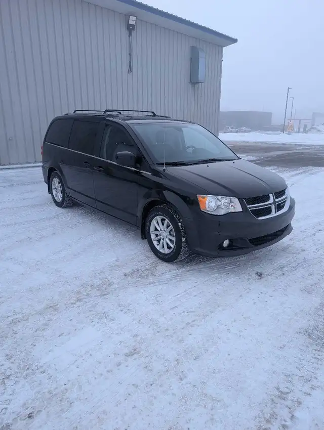 2018 Dodge Grand Caravan SXT Premium Plus | Clean Title | Fresh