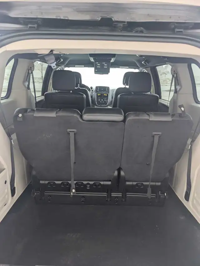 2018 Dodge Grand Caravan SXT Premium Plus | Clean Title | Fresh - Photo 7