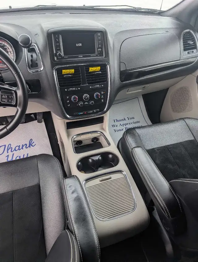 2018 Dodge Grand Caravan SXT Premium Plus | Clean Title | Fresh - Photo 10