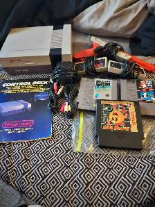 Nindendo Nes (1985) -good shape