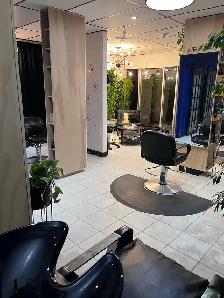 salon chair for rent downtown Edmonton - Photo 4
