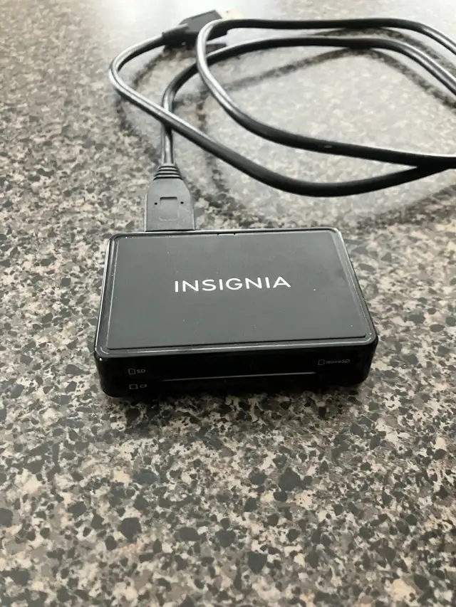 Insignia card reader
