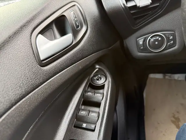 2017 Ford Escape - Photo 20