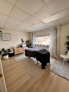 Room for Rent in Established RMT Wellness Space - Photo 5