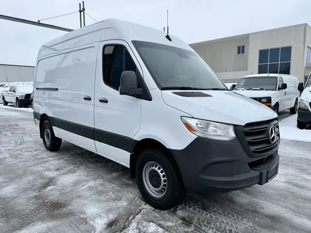 2021 Mercedes-Benz Sprinter Van 144WB - LEATHER - ONLY 83K!