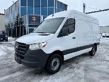 2021 Mercedes-Benz Sprinter Van 144WB - LEATHER - ONLY 83K! - Photo 2