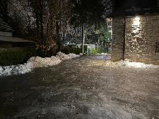 Snow shovelling - Photo 2