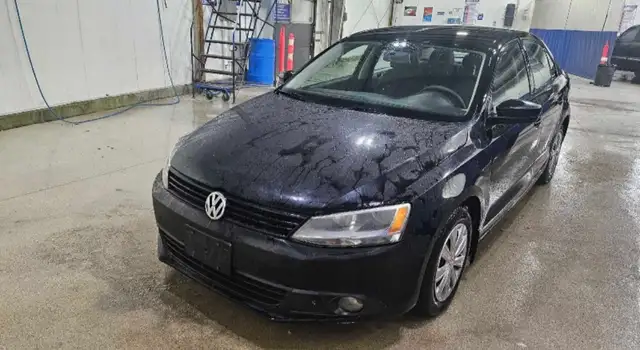 SAFETIED 2011 VW Jetta 2.0L Automatic Gas - Photo 2