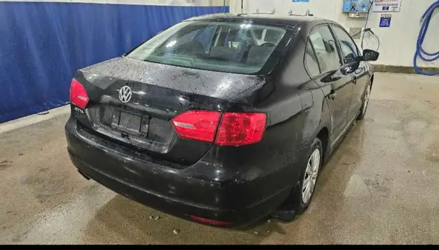 SAFETIED 2011 VW Jetta 2.0L Automatic Gas - Photo 5