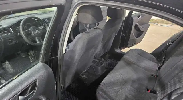 SAFETIED 2011 VW Jetta 2.0L Automatic Gas - Photo 8