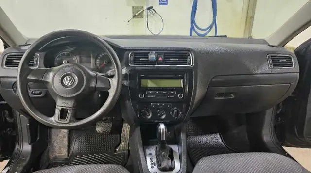 SAFETIED 2011 VW Jetta 2.0L Automatic Gas - Photo 9