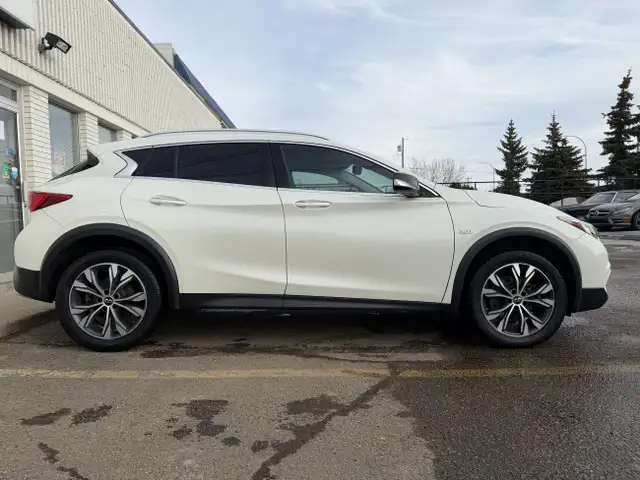 2018 Infiniti QX30 | Clean Carfax | All Wheel Drive | - Photo 4